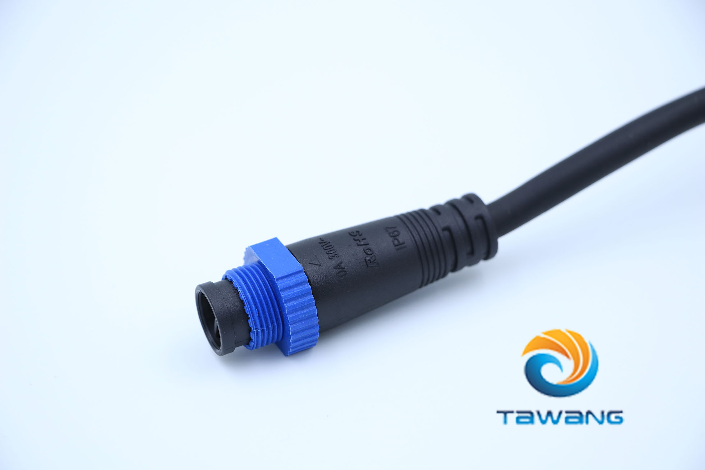 金屬和塑料防水接頭連接器有什么區(qū)別呢？